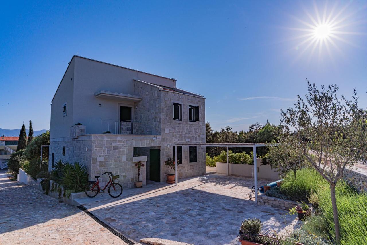 Villa Vera 로비스테 외부 사진